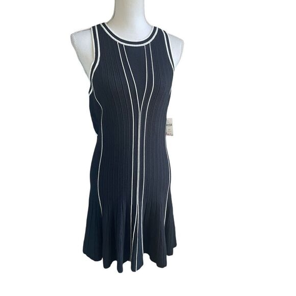 NWT Anthropologie Sleeveless Pointelle Sweater Dress Size MP Black & White Flare - Picture 2 of 16